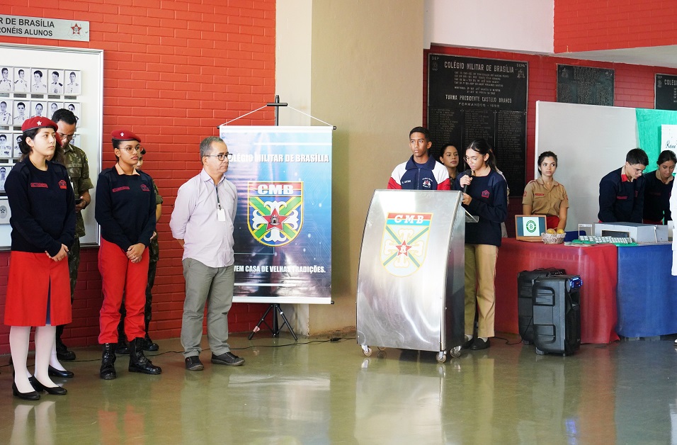 Colégio Militar de Brasília promove mostra de ciência após isolamento